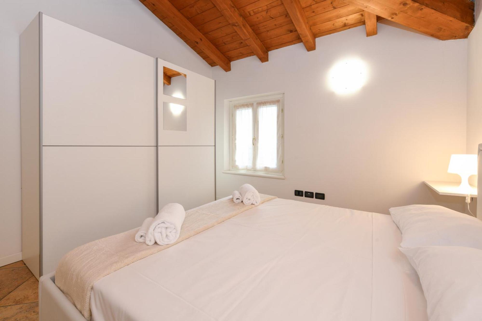 Wendy Apartment- Twobedroom & Pool & Parkprivatefree & Sports Desenzano del Garda Exterior foto